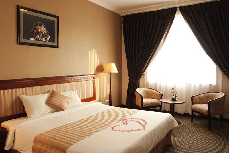 Aloha Halong Hotel Hạ Long Extérieur photo
