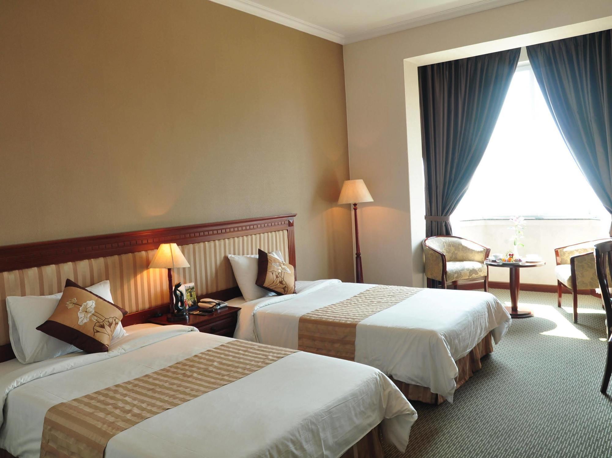 Aloha Halong Hotel Hạ Long Extérieur photo