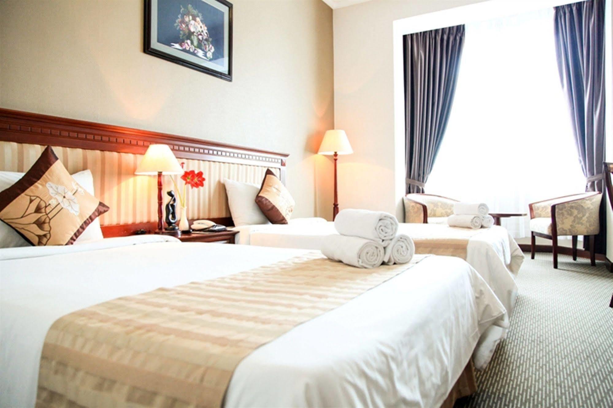 Aloha Halong Hotel Hạ Long Extérieur photo