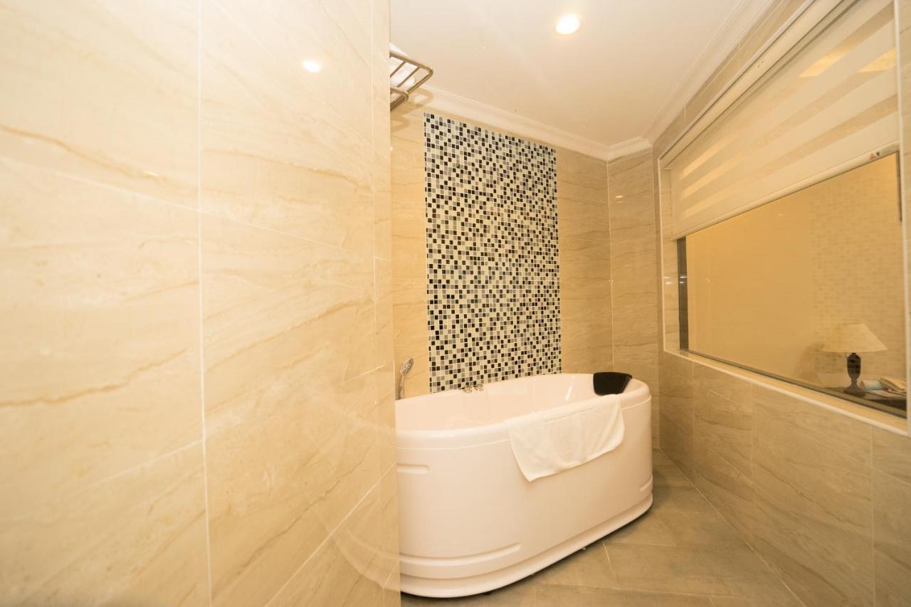 Aloha Halong Hotel Hạ Long Extérieur photo
