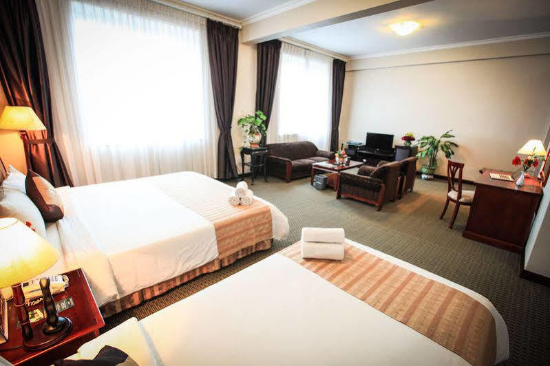Aloha Halong Hotel Hạ Long Extérieur photo